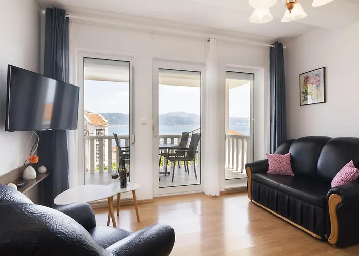 Anda-2 By Interhome * 特罗吉尔