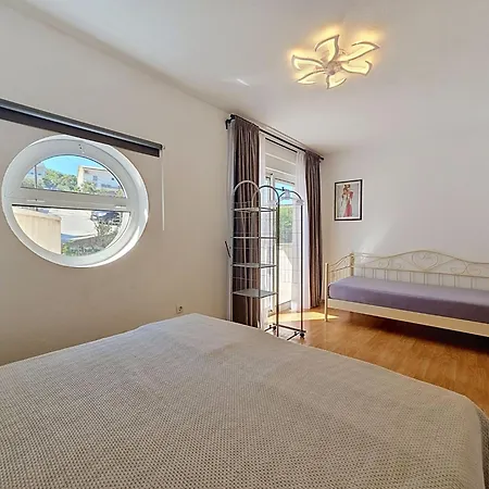 Anda-2 By Interhome Lägenhet